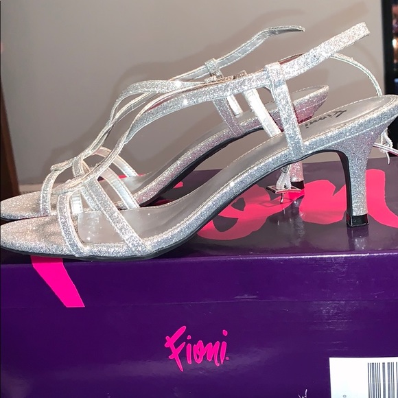 Low Sparkly Heels - Picture 3 of 4